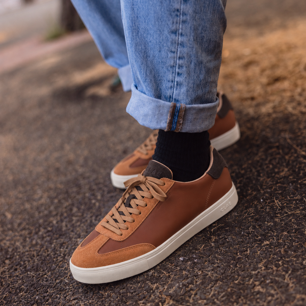 DEANE Leather Brown Java — lifestyle