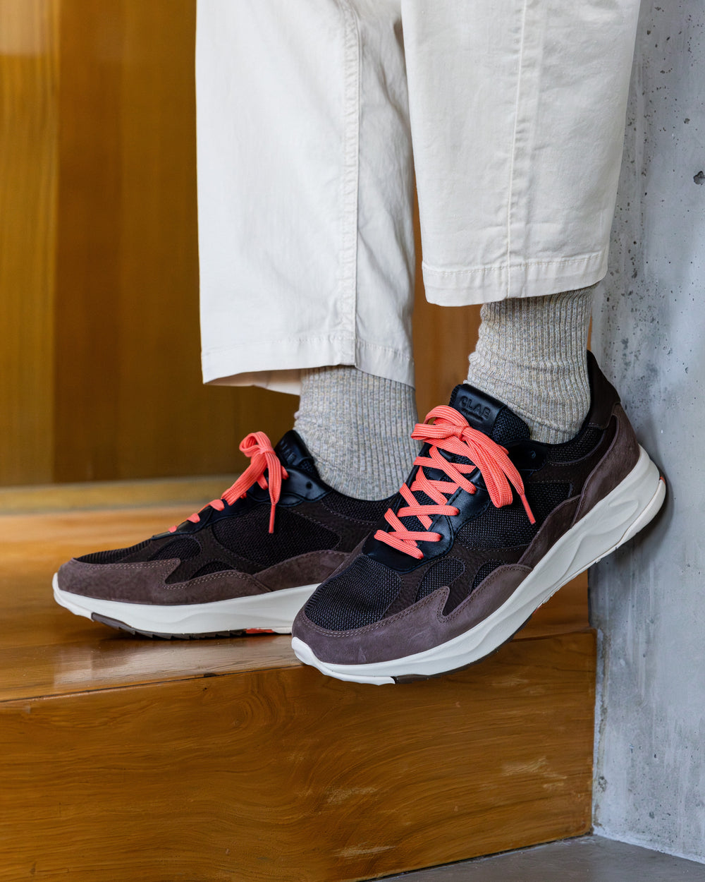 ZUMA_DEEP_TAUPE_JAVA_BLACK_CAMELLIA_CL25